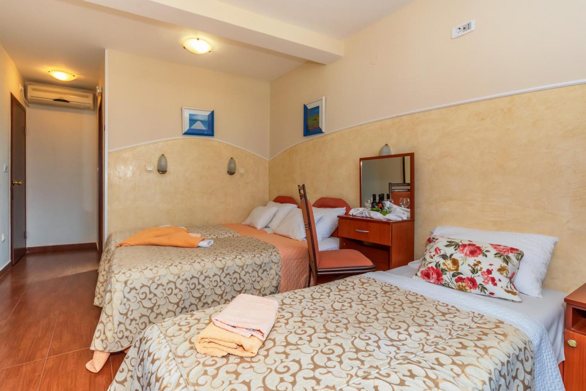 Petrovac Apartments Pod Lozom With Seaview חדר תמונה